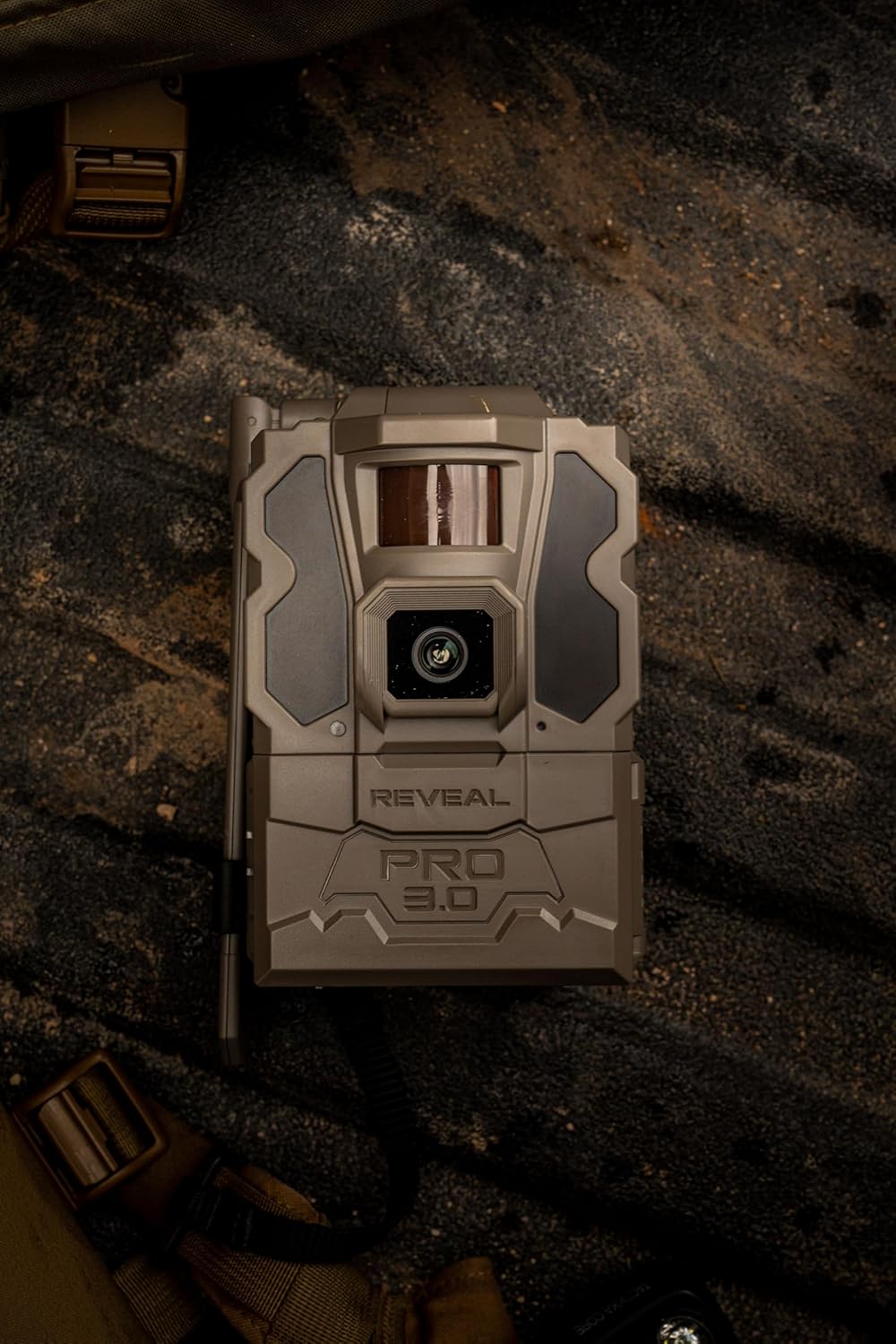 TACTACAM Reveal Pro 3.0 Cellular Trail Camera - Multi-Cellular Network, GPS, 2" LCD, No-Glow IR, Wi-Fi Enabled, HD Photos & 1080p Videos, Long Battery Life + Reveal Solar Panel and 32GB SD Card